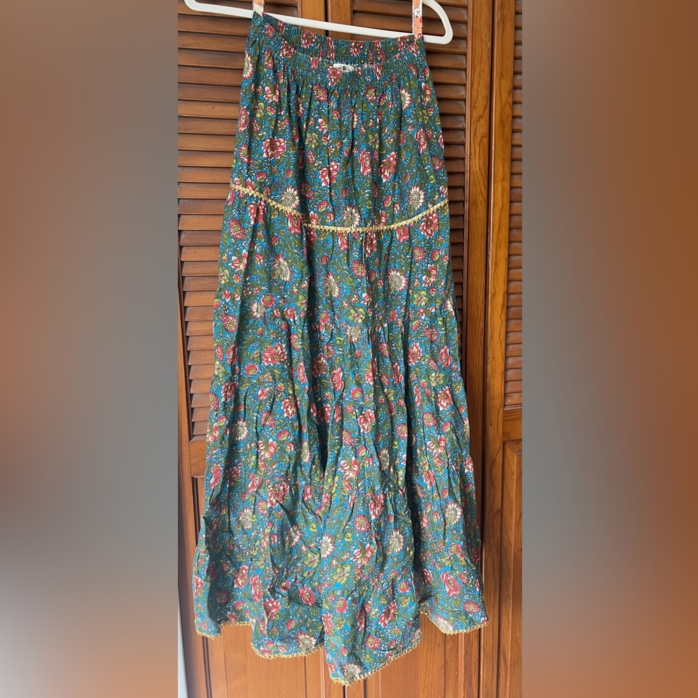 NWT natural life gabi tiered maxi skirt - teal and red floral, size small